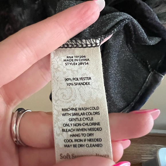 ▪️SOFT SURROUNDINGS: Women’s XL, multicolor blend 3/4 sleeve velour blouse▪️ - Picture 3 of 6